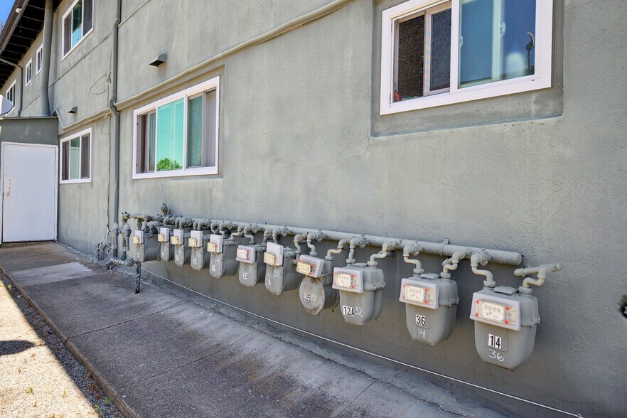 More Photos Of 550 Berry Ave, Hayward Apartments For Sale