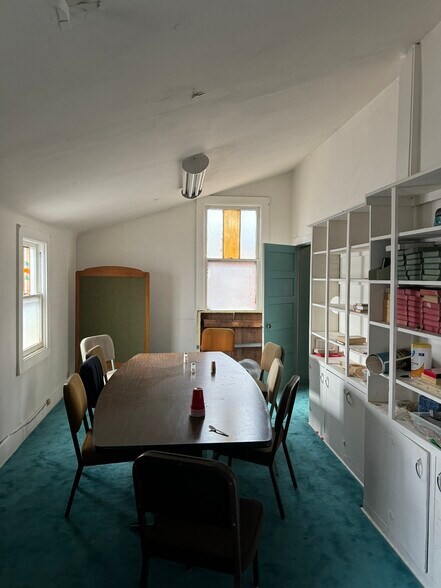 More Photos Of 595 S Logan St, Denver Specialty For Sale