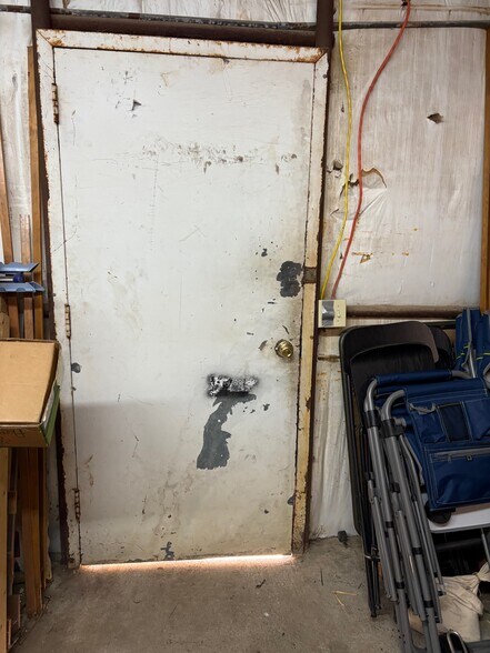 More Photos Of 145 E Main St, Sedan General Retail For Sale