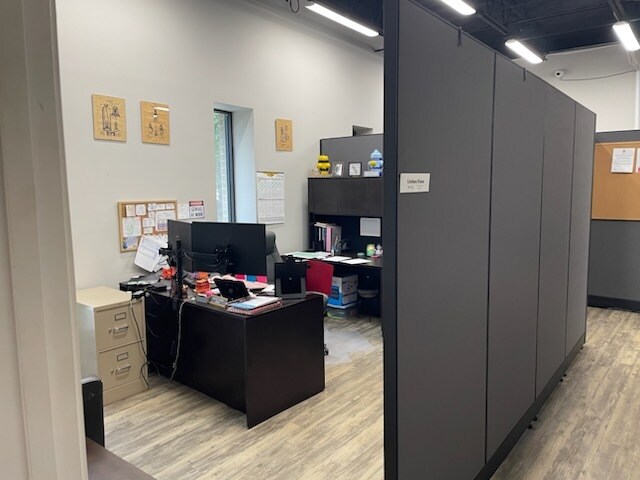 More Photos Of 5462 Able Ct, Mobile Light Distribution For Lease