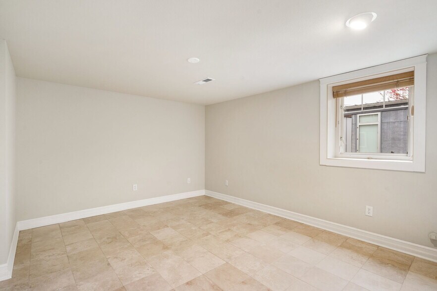 More Photos Of 7307 SW Capitol Hwy, Portland Office Residential For Sale