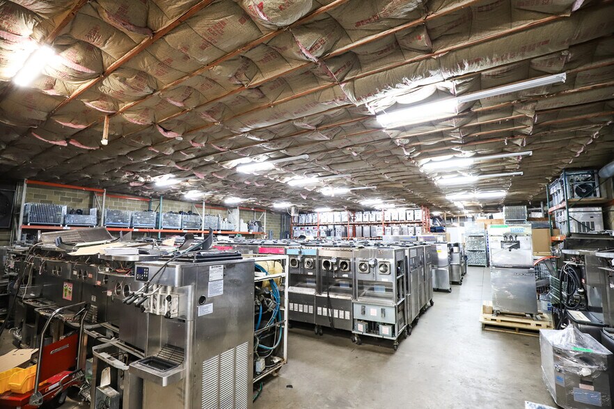 More Photos Of 2300 NW 71st Pl, Gainesville Warehouse For Lease