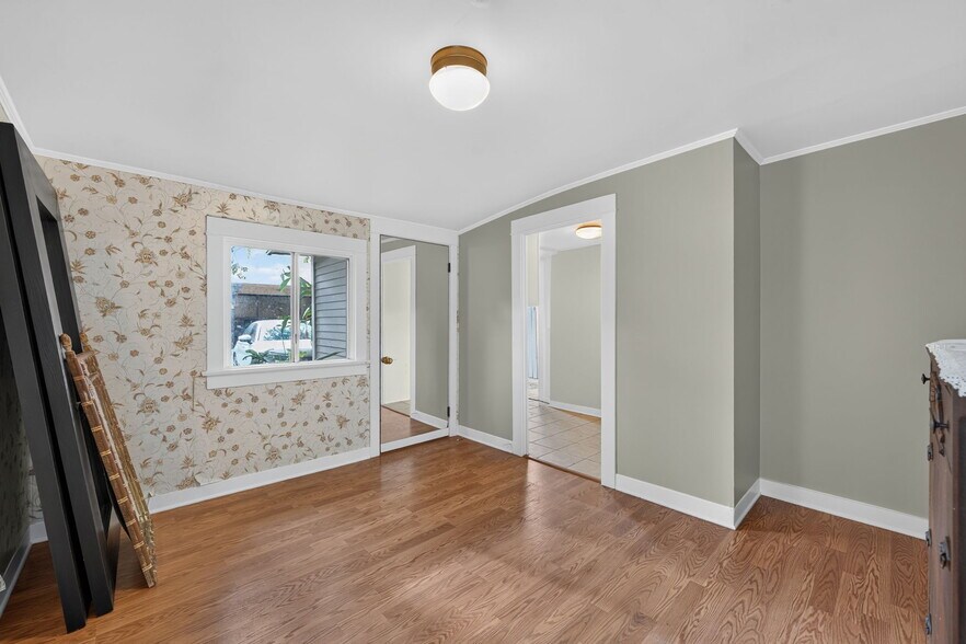 More Photos Of 119 S Adams St, Glendale Multifamily For Sale