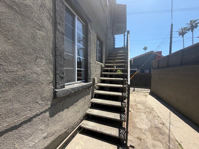 More Photos Of 6236 Arroyo Glen St, Los Angeles Multifamily For Sale