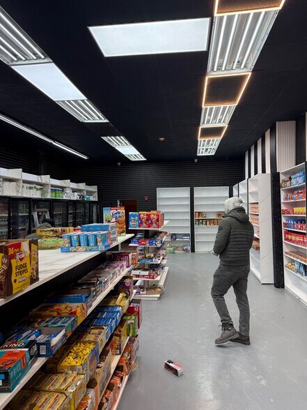 More Photos Of 5725 N Broad St, Philadelphia Storefront For Lease