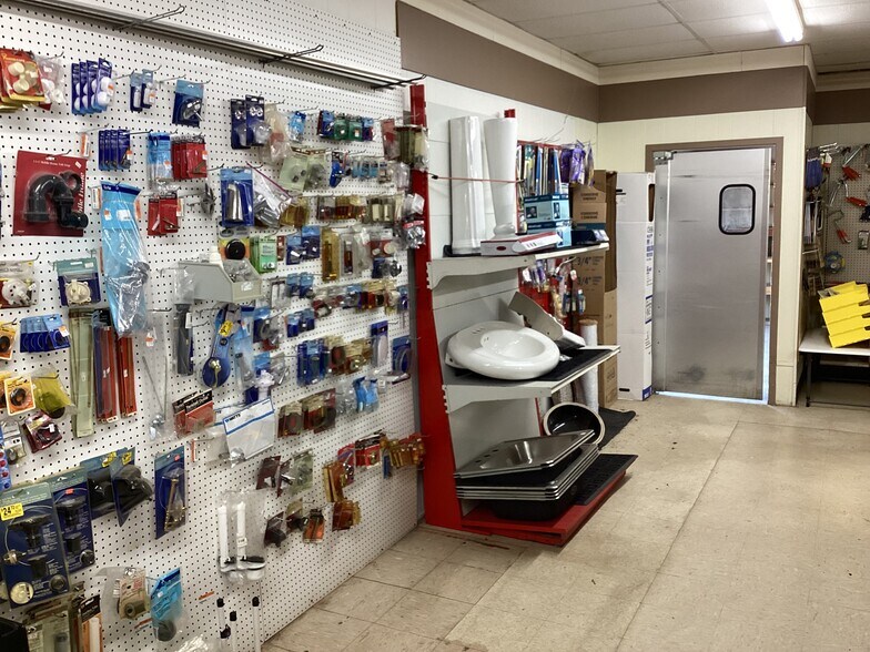 More Photos Of 7811 Main, Dozier Freestanding For Sale