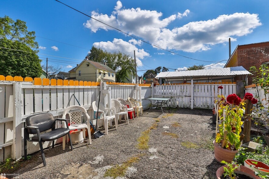 More Photos Of 902 W Wilkes Barre St, Easton Apartments For Sale