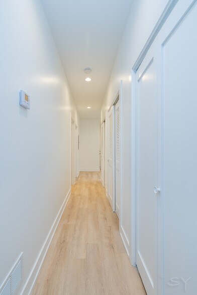 More Photos Of 6050 Eberhart ave, Chicago Apartments For Sale