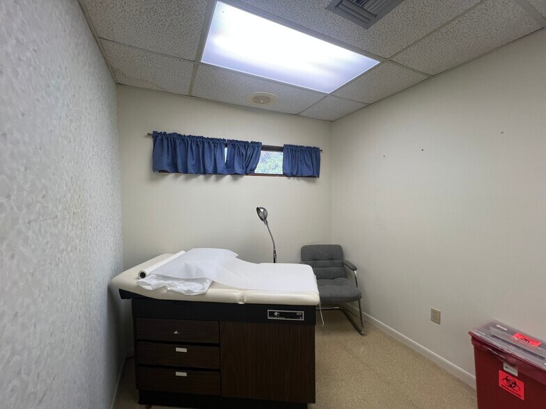 More Photos Of 2724 Park Dr, Clearwater Medical For Sale