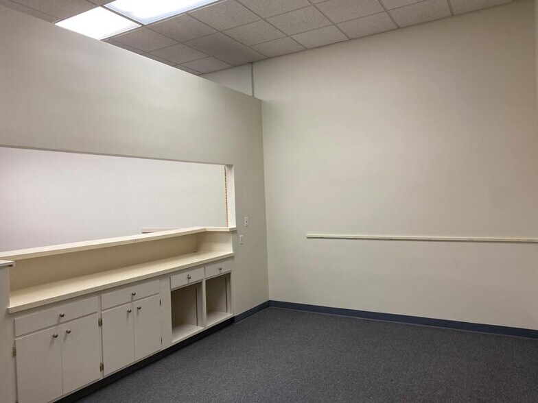 More Photos Of 1100 Industrial Rd, San Carlos Research And Development For Sale