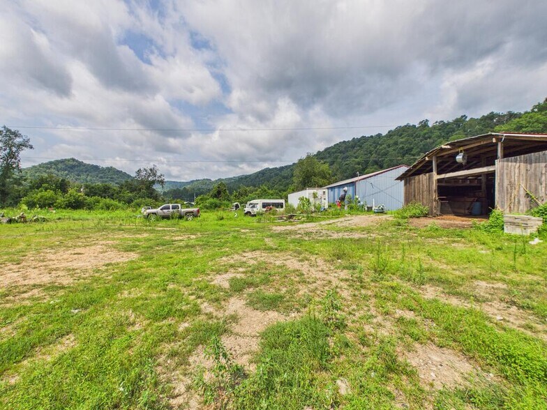 More Photos Of 8031 Ky Route 122, Minnie Warehouse For Sale
