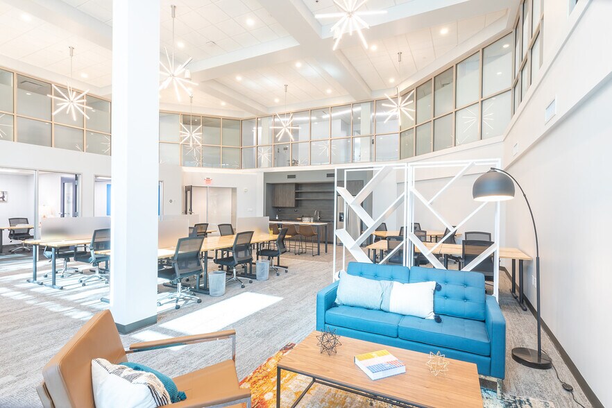 More Photos Of 333 3rd Ave N, Saint Petersburg Coworking Space