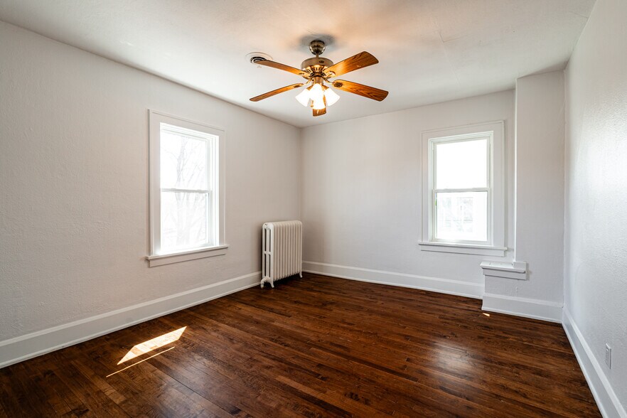 More Photos Of 3701 E Layton Ave, Cudahy Storefront Retail Residential For Sale