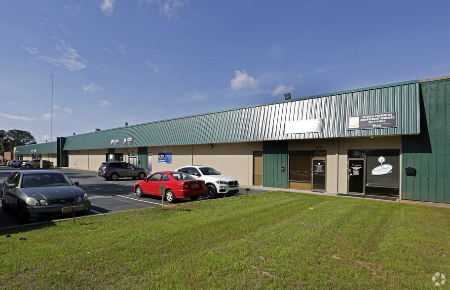 More Photos Of 2565-2579 Park Central Blvd, Decatur Distribution For Lease