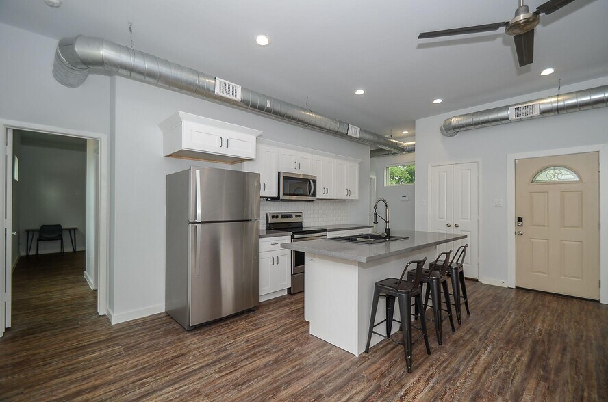 More Photos Of 3424-3426 Tuam St, Houston Apartments For Sale