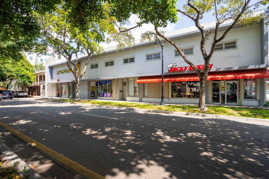More Photos Of 3113-3121 Coral Way, Coral Gables Storefront Retail Office For Lease