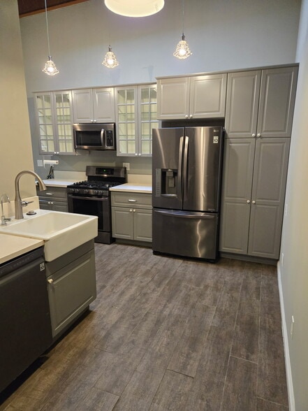 More Photos Of 2301 Orange Ave, Signal Hill Industrial For Sale