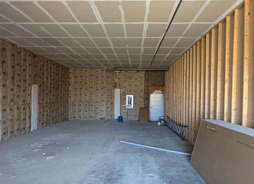 More Photos Of 208-216 N Main St, Creve Coeur Freestanding For Lease