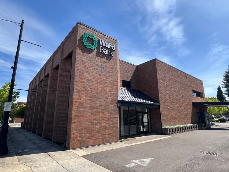 More Photos Of 300 Ellsworth St SW, Albany Bank For Sale