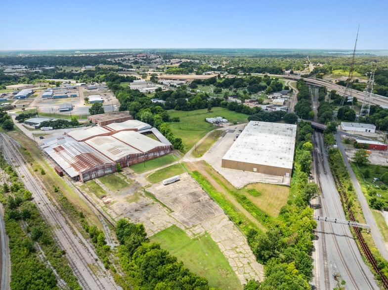 More Photos Of 2391 Levy St, Shreveport Warehouse For Lease