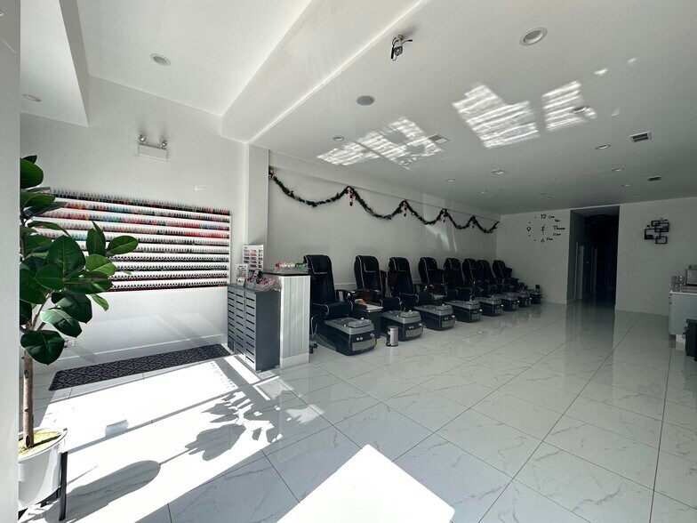 More Photos Of 1342 W Belmont Ave, Chicago Office Residential For Sale