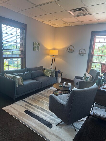 More Photos Of 134 Northwoods Blvd, Columbus Office For Lease