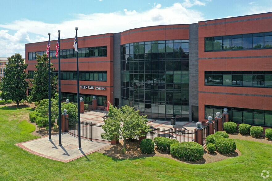 More Photos Of 717 Green Valley Rd, Greensboro Office For Lease