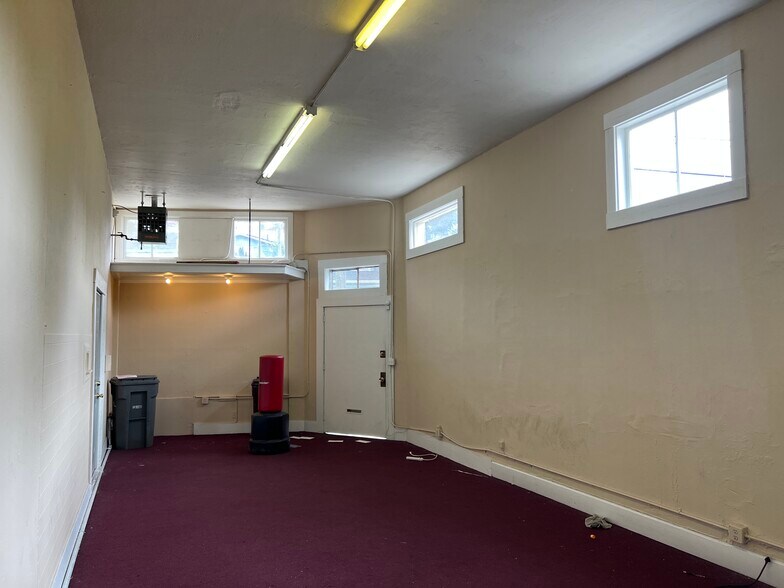 More Photos Of 2501-2503 14th Ave, Oakland Freestanding For Lease