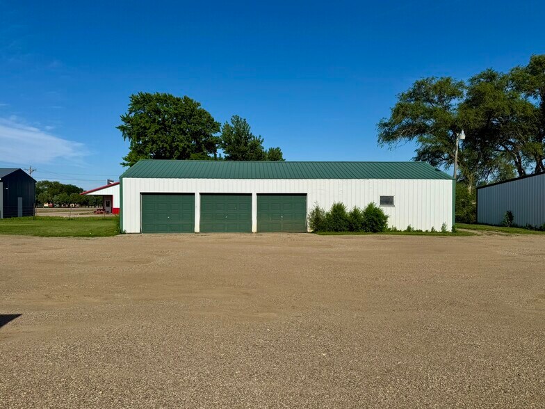 More Photos Of 736 3rd Ave, Lake Andes Hotel For Sale