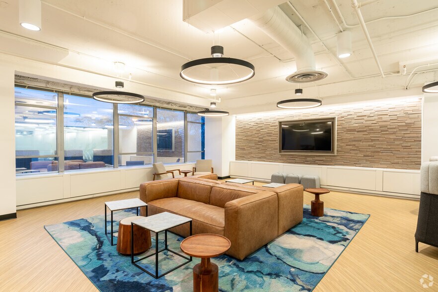 More Photos Of 200 S Michigan Ave, Chicago Office For Lease