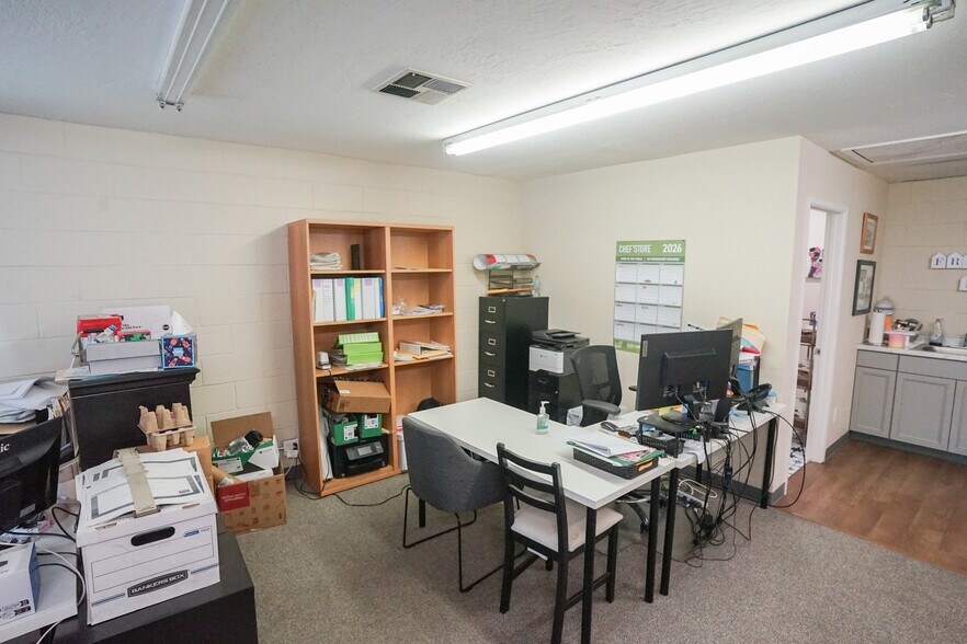 More Photos Of 1320 9th St, Modesto Flex For Sale