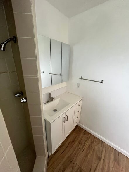 More Photos Of 2702-2720 E Hedges Ave, Fresno Apartments For Sale