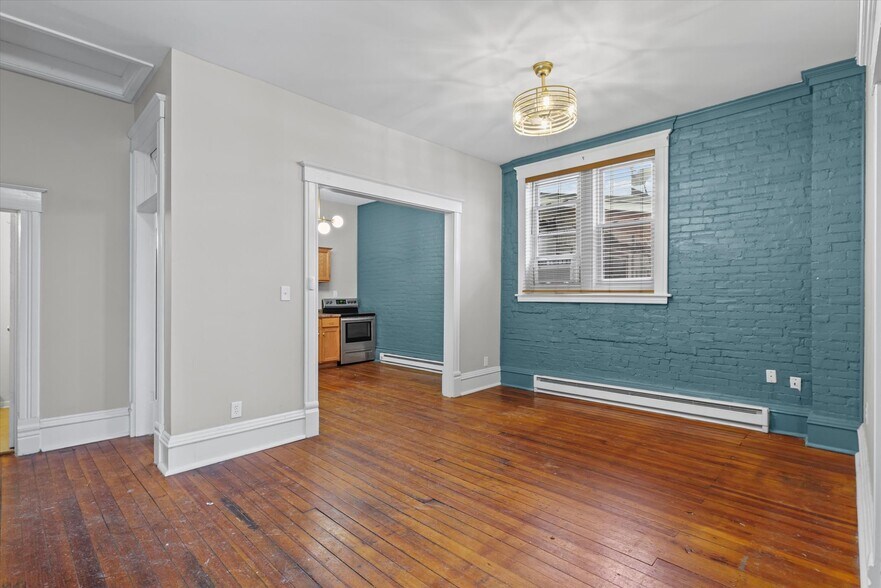 More Photos Of 125 S Market St, Paxton Specialty For Sale