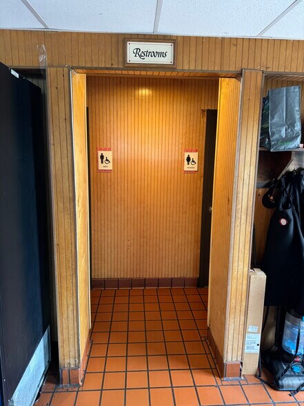 More Photos Of 1301 Gum Branch Rd, Jacksonville Restaurant For Sale