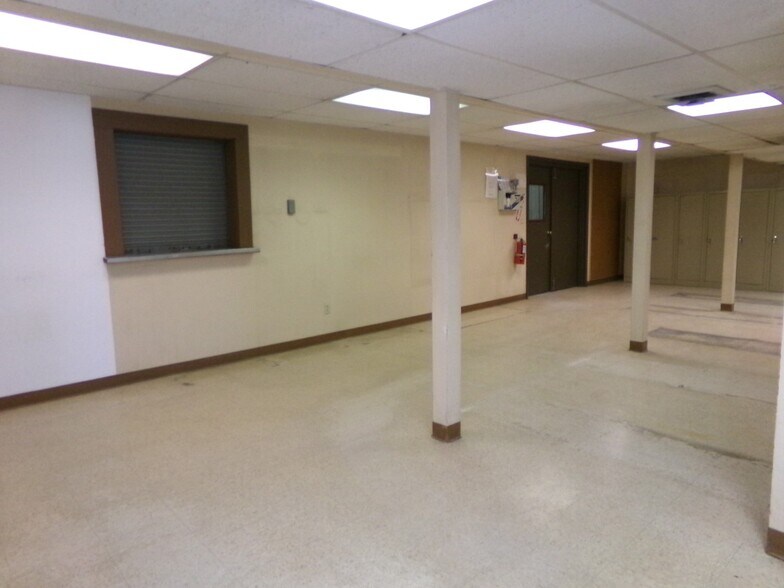 More Photos Of 1616 W 2nd St, Rock Springs Industrial For Lease