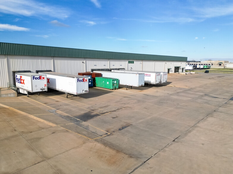 More Photos Of 8908 E 34th St, Wichita Warehouse For Lease
