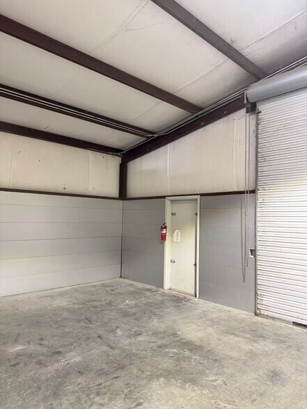 More Photos Of 382 Ranch Trl, Rockwall Warehouse For Sale