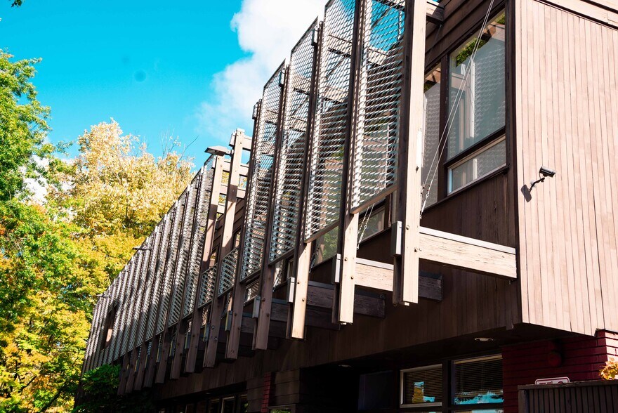 More Photos Of 200 NE 20th Ave, Portland Office For Sale