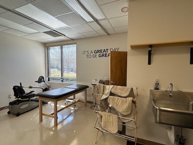 More Photos Of 1498 Jesse Jewell Pky SE, Gainesville Medical For Lease