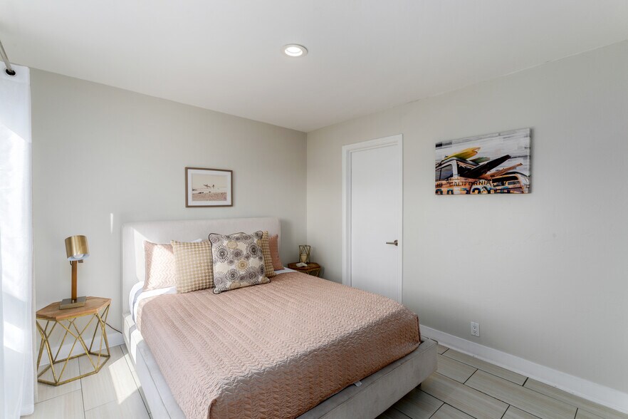 More Photos Of 1920 Beryl St, San Diego Specialty For Sale