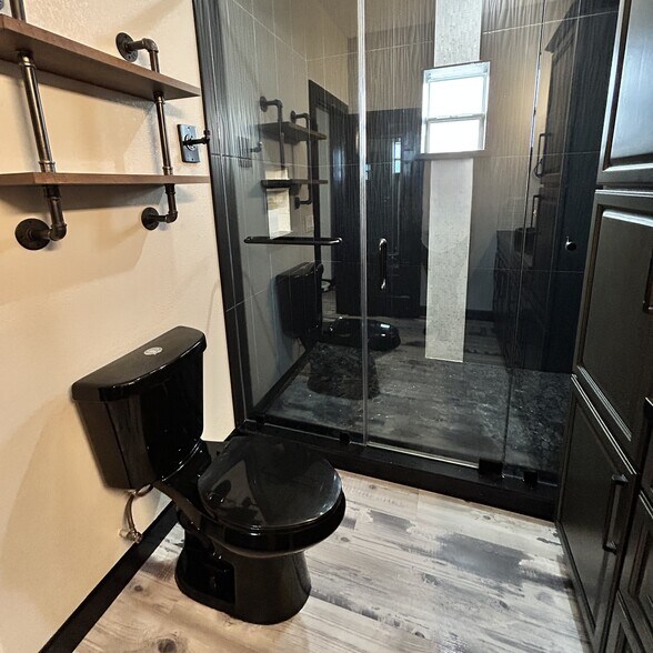 More Photos Of 1006 23rd St, San Leon Warehouse For Sale