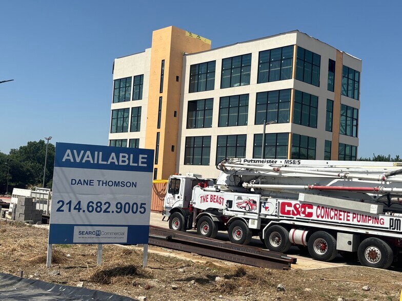 More Photos Of 851 N Central, McKinney Medical For Sale