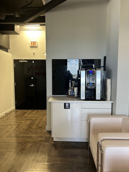 More Photos Of 13499 Biscayne Blvd, Miami Apartments For Lease