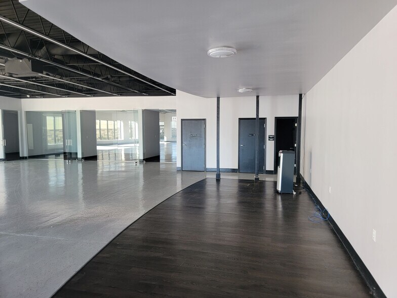 More Photos Of 9445 Haver Way, Indianapolis Freestanding For Sale