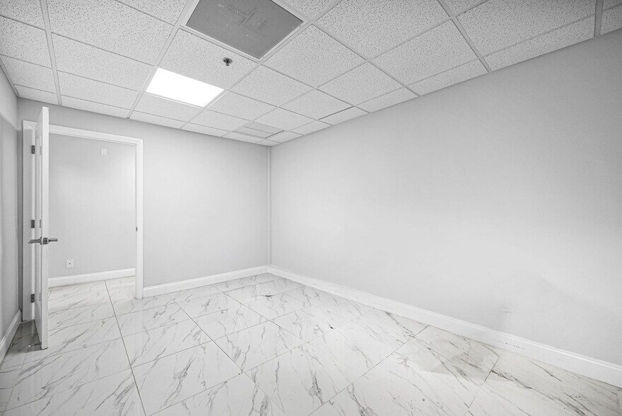 More Photos Of 12550 Biscayne Blvd, North Miami Medical For Sale