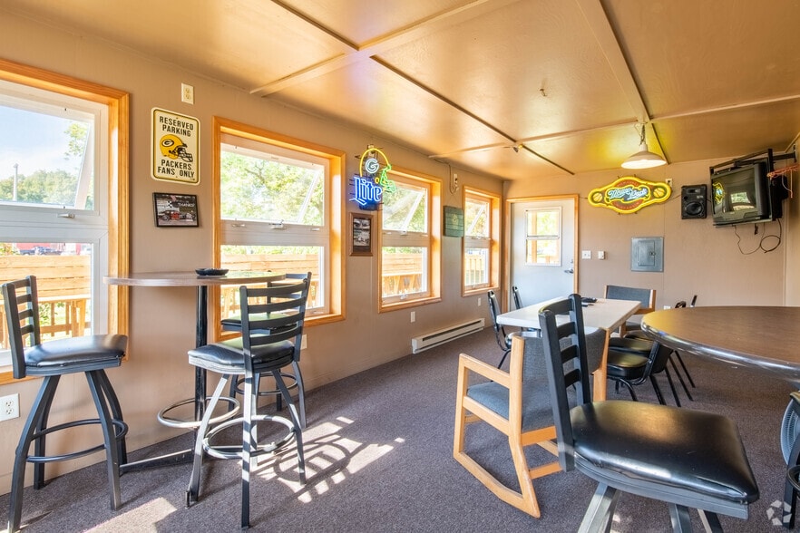 More Photos Of 810 Bowling Ln, Waupaca Bowling Alley For Sale