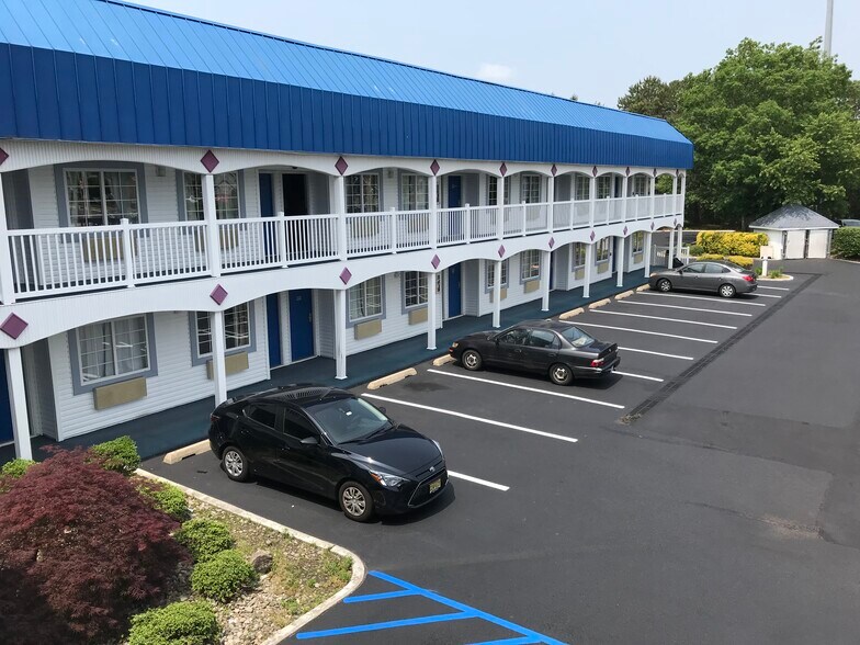 More Photos Of 633 White Horse Pike, Absecon Hotel For Sale