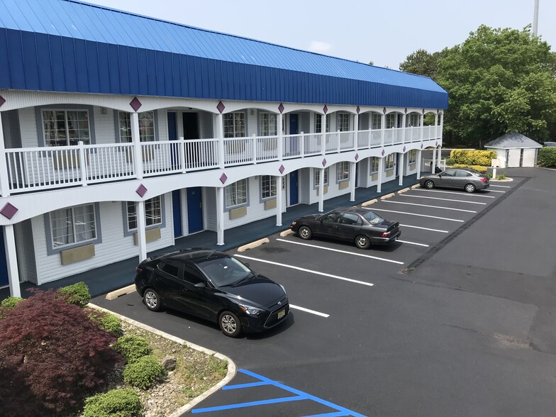 More Photos Of 633 White Horse Pike, Absecon Hotel For Sale