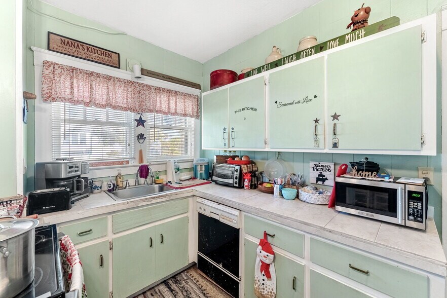 More Photos Of 2716 Riverview Dr, Melbourne Apartments For Sale