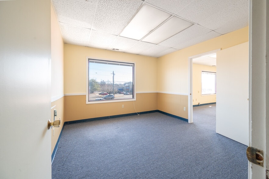 More Photos Of 477 Boston Post Rd, Orange Storefront Retail Office For Lease